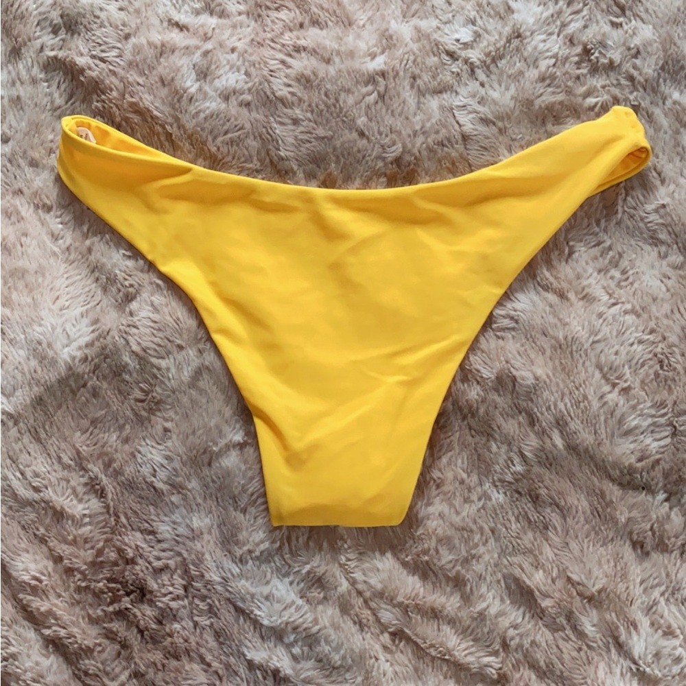 Women’s bathing suit bottom - Picture 2 of 3
